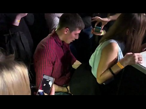 ❤️ Sesso reale in un nightclub russo. Ragazza russa di 18 anni nell'ano e nella vagina scopata in un nightclub ❌ Video di sessoal it.teatroporno.ru ❌️❤